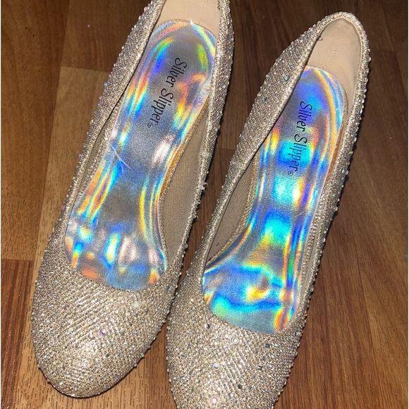 silver slipper (gold) size 7 1/5 M - Picture 5 of 5